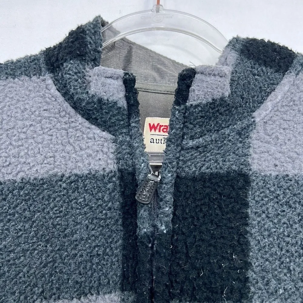 Wrangler Authenticator Quarter Zip Black and Gray fleece Shacket size XL